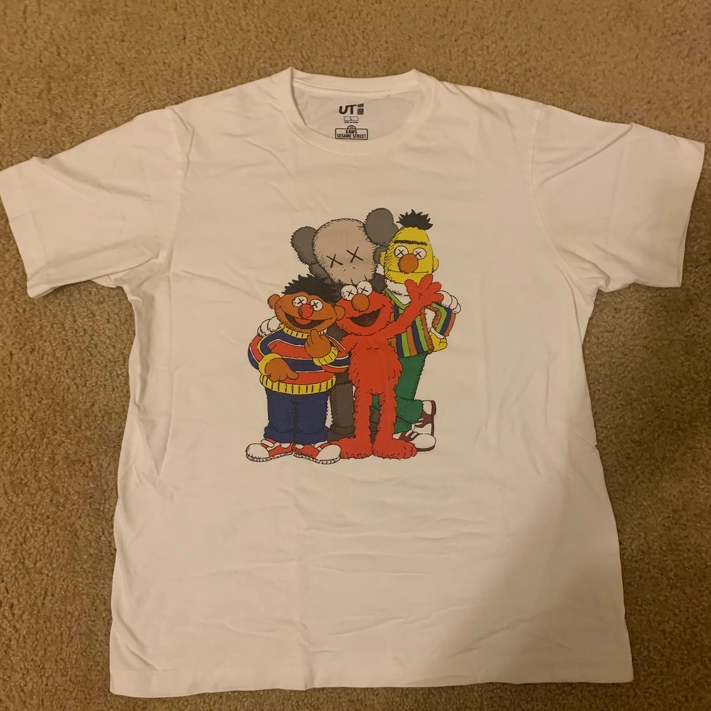 Uniqlo x Kaws x Sesame Street T shirt